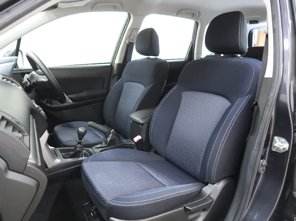 スバル フォレスター 2.0i 4WD