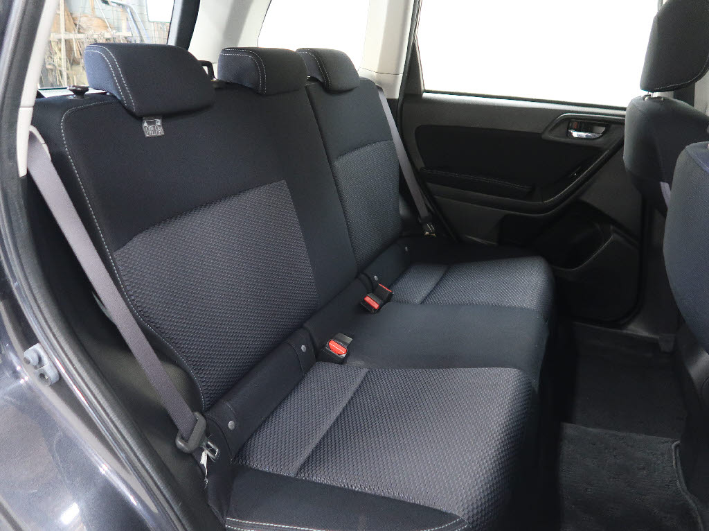 スバル フォレスター 2.0i 4WD
