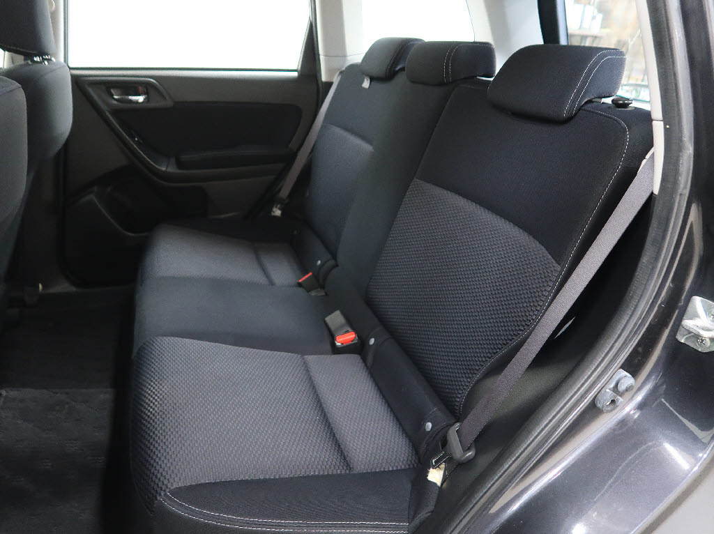 スバル フォレスター 2.0i 4WD