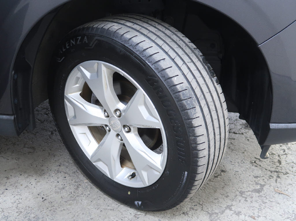 スバル フォレスター 2.0i 4WD