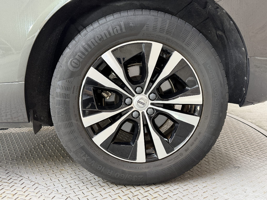 ボルボ ボルボ ＸＣ６０ B5 AWDﾓｰﾒﾝﾀﾑ 4WD