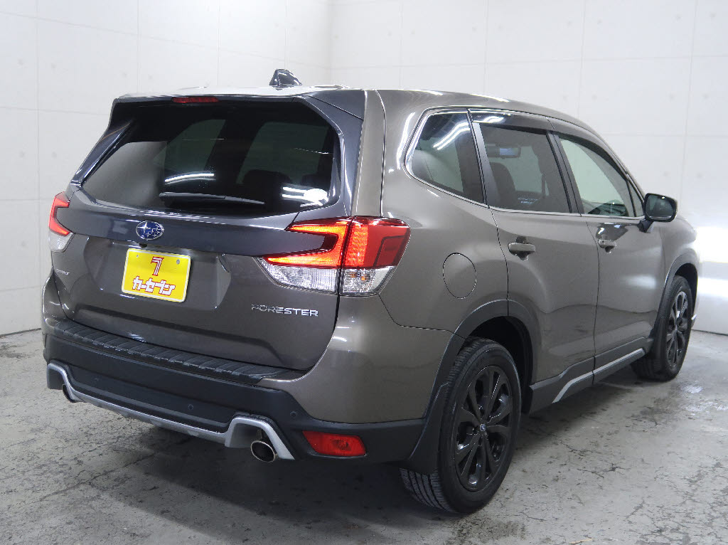 スバル フォレスター スポーツ　4WD