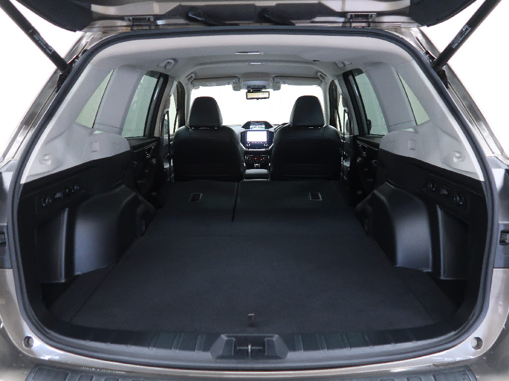 スバル フォレスター スポーツ　4WD