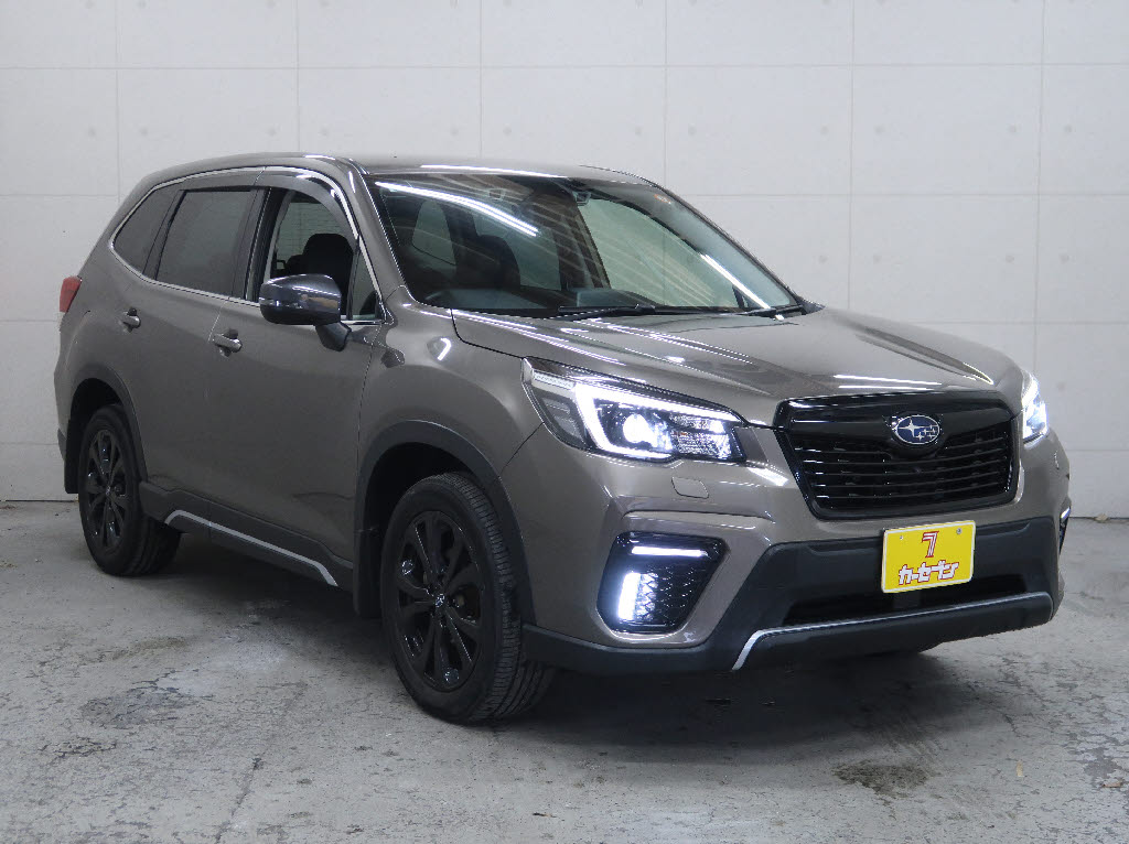 スバル フォレスター スポーツ　4WD