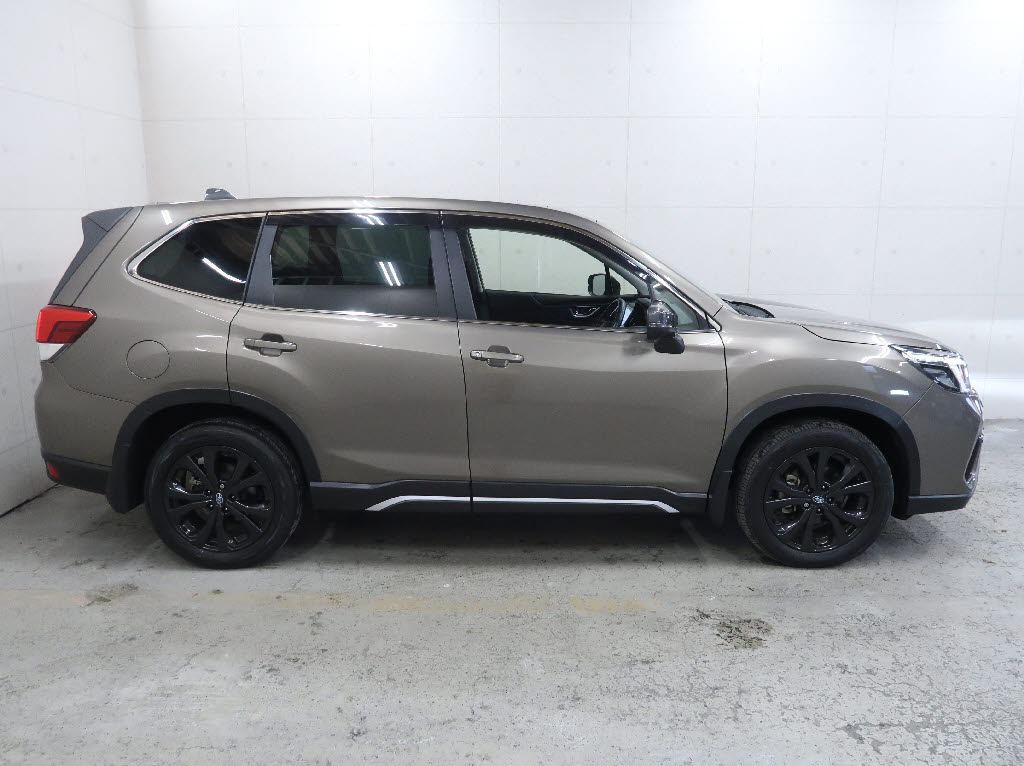 スバル フォレスター スポーツ　4WD