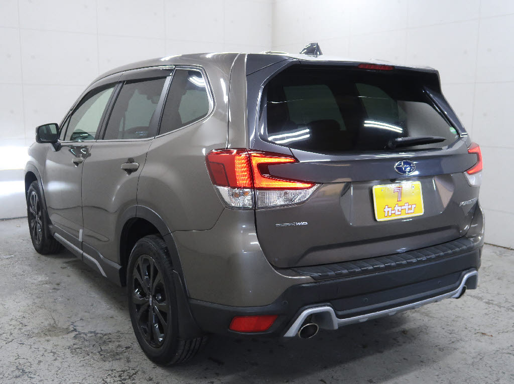 スバル フォレスター スポーツ　4WD