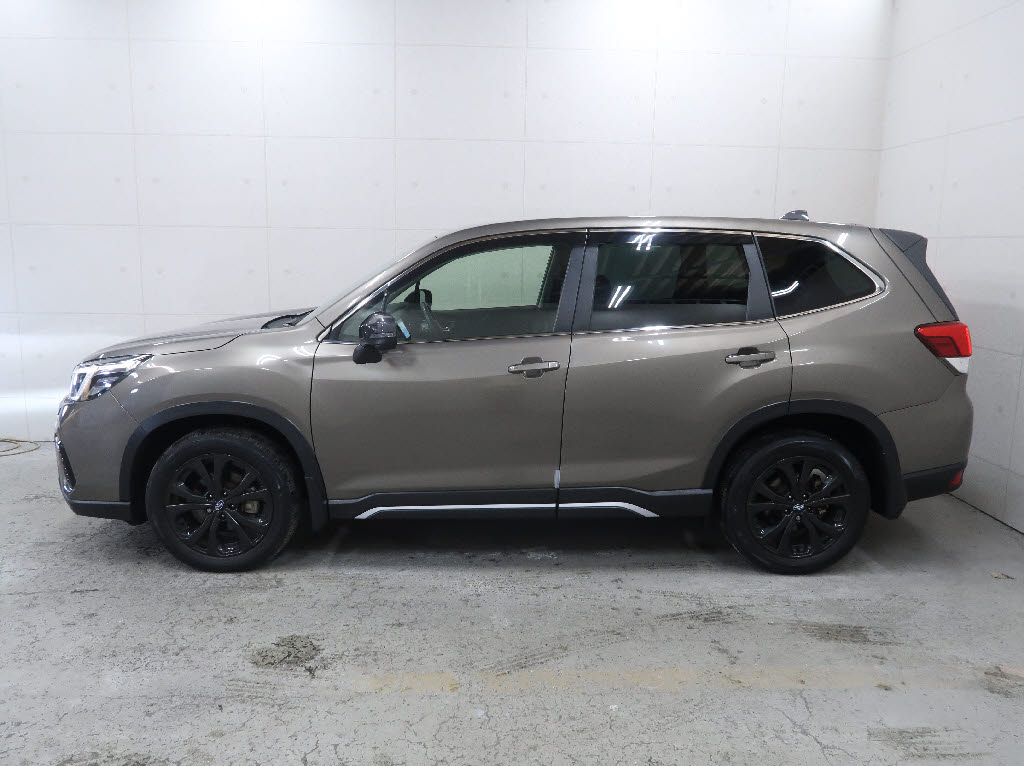 スバル フォレスター スポーツ　4WD