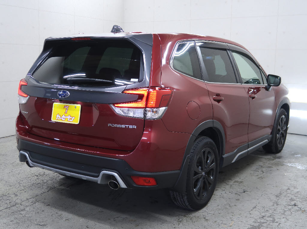 スバル フォレスター スポーツ　4WD