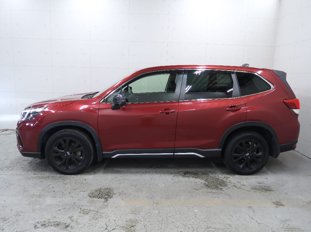 スバル フォレスター スポーツ　4WD
