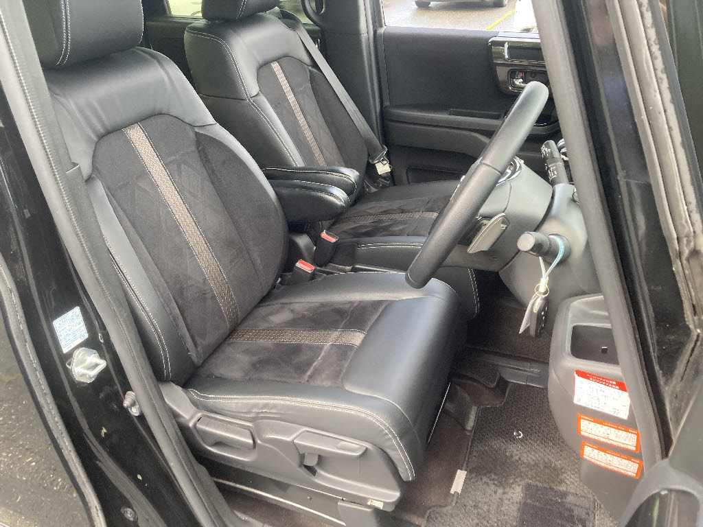 ホンダ Ｎ　ＢＯＸカスタム G-EXﾎﾝﾀﾞｾﾝｼﾝｸﾞ 4WD