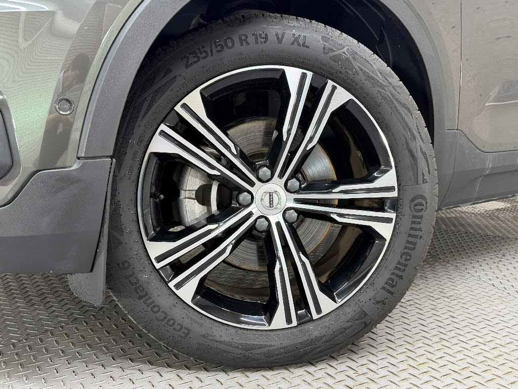 ボルボ ボルボ ＸＣ４０ T4 AWD ｲﾝｽｸﾘﾌﾟｼｮﾝ