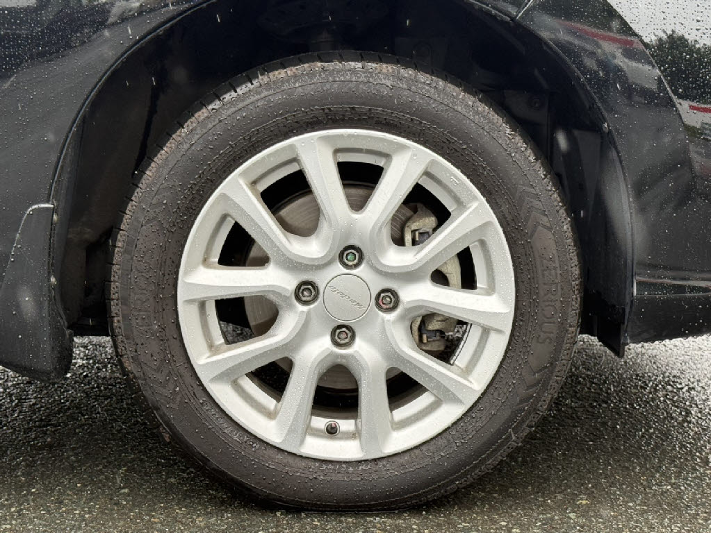 ホンダ ﾌｨｯﾄﾊｲﾌﾞﾘｯﾄﾞ Lﾎﾝﾀﾞｾﾝｼﾝｸﾞ 4WD
