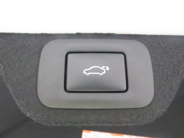 トヨタ ｸﾗｳﾝ ｸﾛｽｵｰﾊﾞｰ RSｱﾄﾞﾊﾞﾝｽﾄﾞ