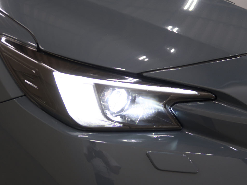 スバル ＷＲＸ STIｽﾎﾟｰﾂｼｬｰﾌﾟ