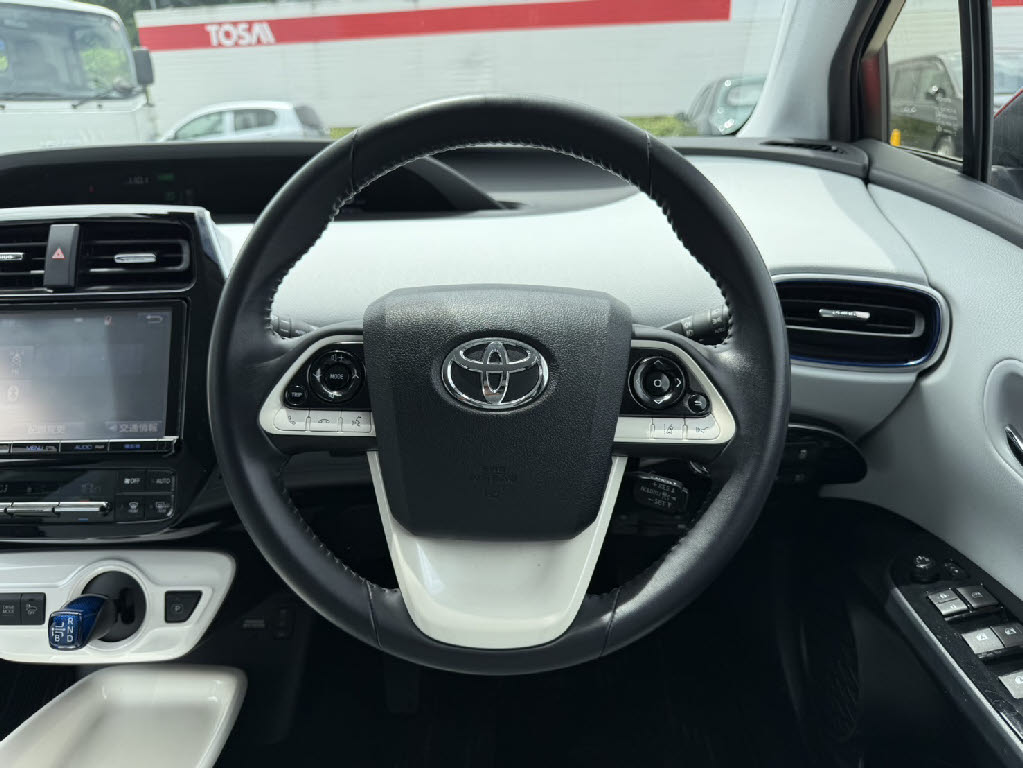 トヨタ プリウス Aﾂｰﾘﾝｸﾞｾﾚｸｼｮﾝ 4WD