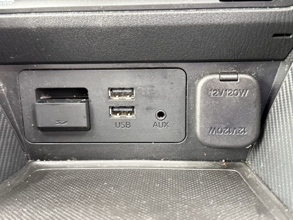 マツダ デミオ 13S 4WD