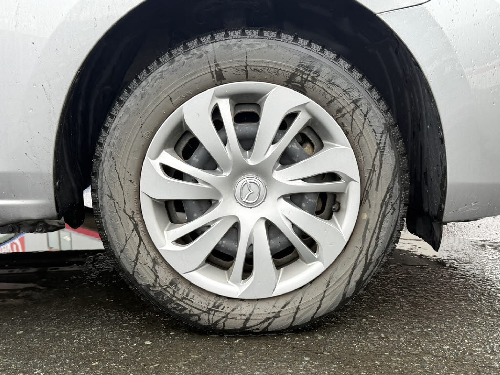 マツダ デミオ 13S 4WD