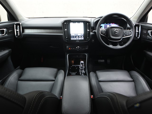 ボルボ ボルボ ＸＣ４０ ｱﾙﾃｨﾒｯﾄB4 AWD