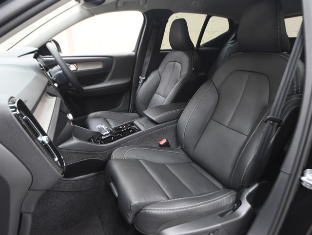 ボルボ ボルボ ＸＣ４０ ｱﾙﾃｨﾒｯﾄB4 AWD