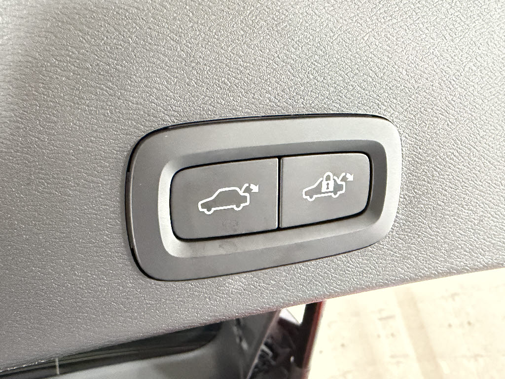 ボルボ ボルボ ＸＣ４０ ｱﾙﾃｨﾒｯﾄB4 AWD