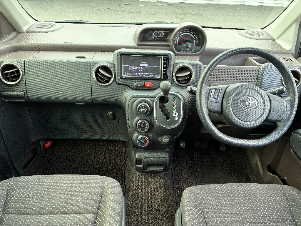 トヨタ スペイド F 4WD