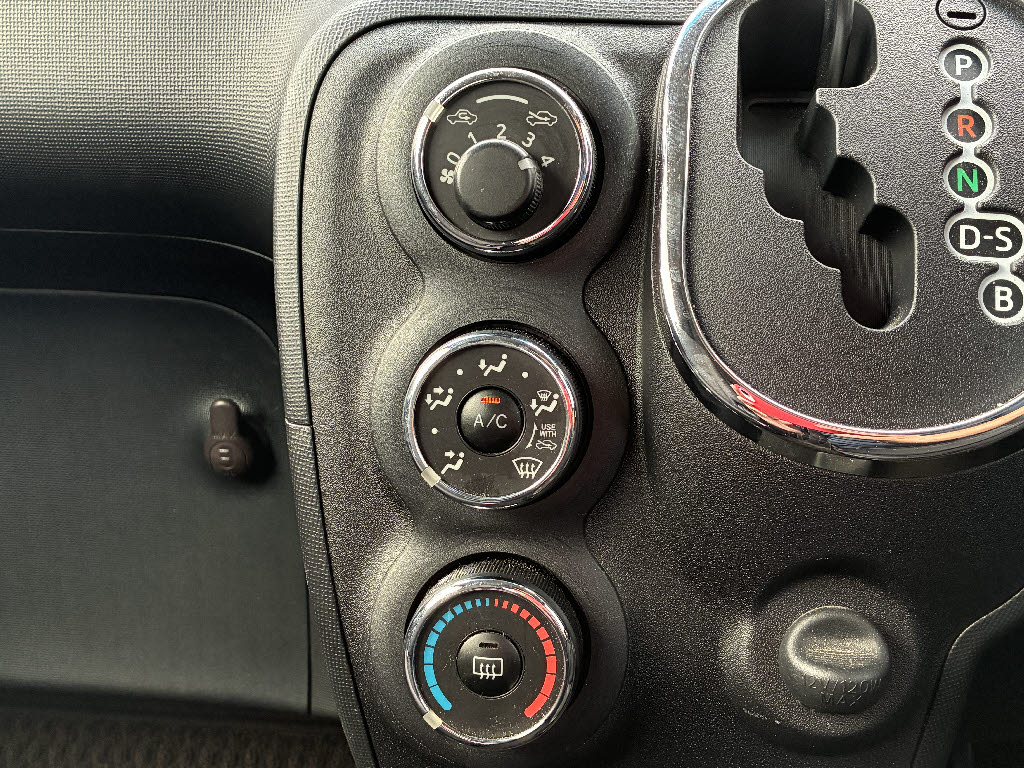 トヨタ スペイド F 4WD
