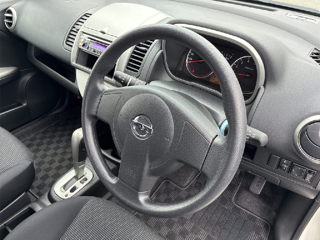 ニッサン ノート 15G