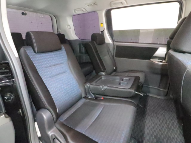 トヨタ ヴォクシー ＺＳ