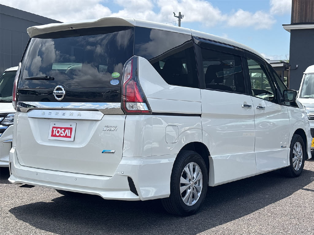 ニッサン セレナＨＶ ﾊｲｳｪｲｽﾀｰVｾﾚｸｼｮﾝ 4WD