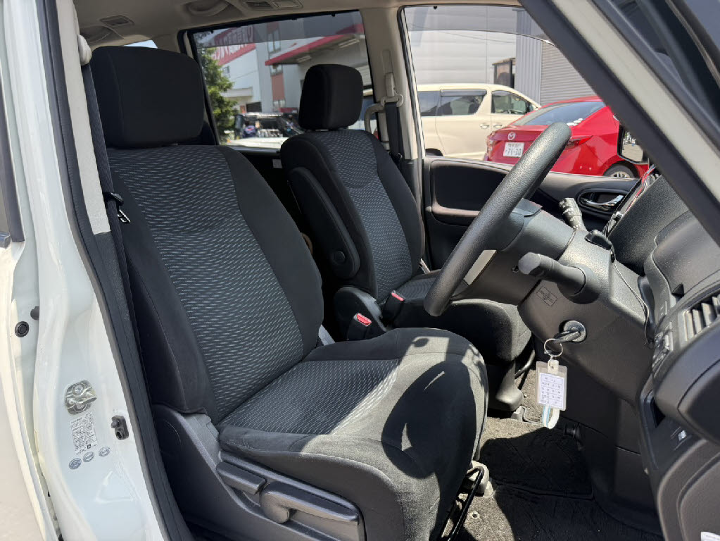 ニッサン セレナ 20X 4WD