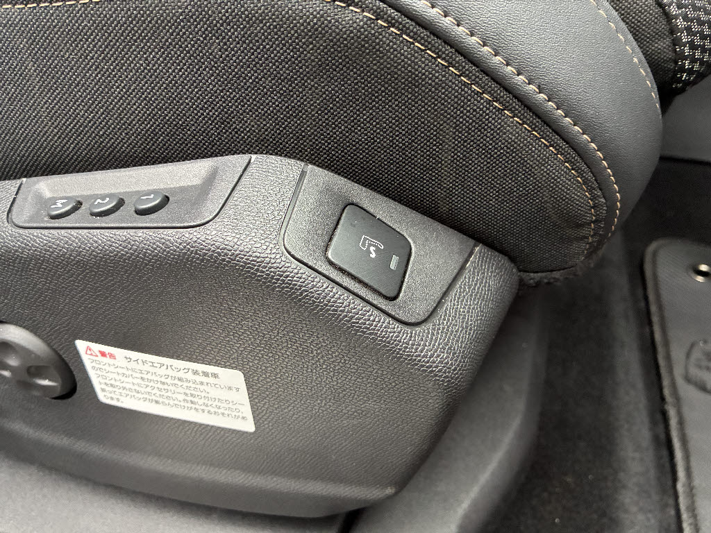 プジョー プジョー３００８ GT ﾊｲﾌﾞﾘｯﾄﾞ4  4WD