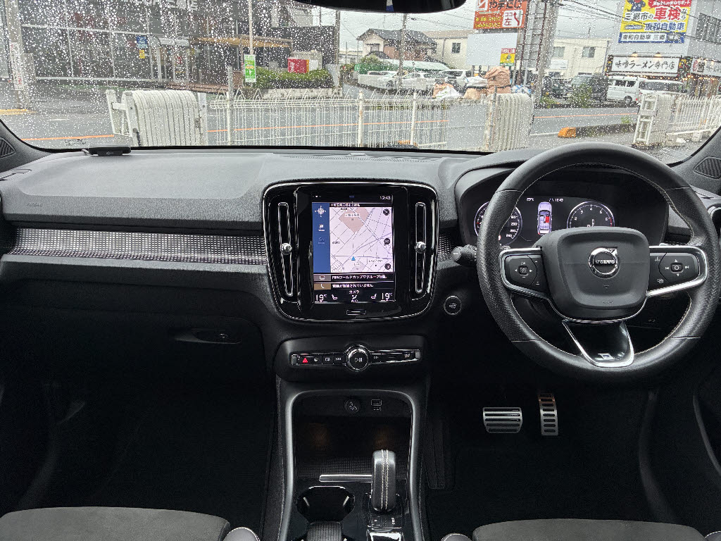 ボルボ ボルボ ＸＣ４０ Ｔ４　Ｒデザイン
