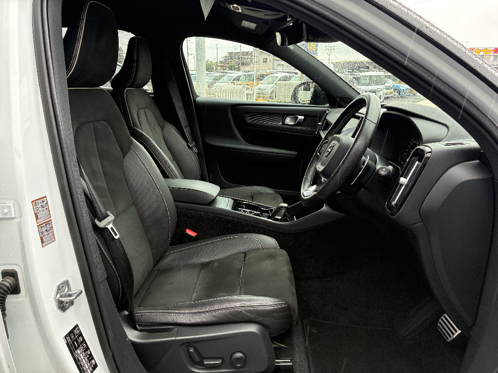 ボルボ ボルボ ＸＣ４０ Ｔ４　Ｒデザイン