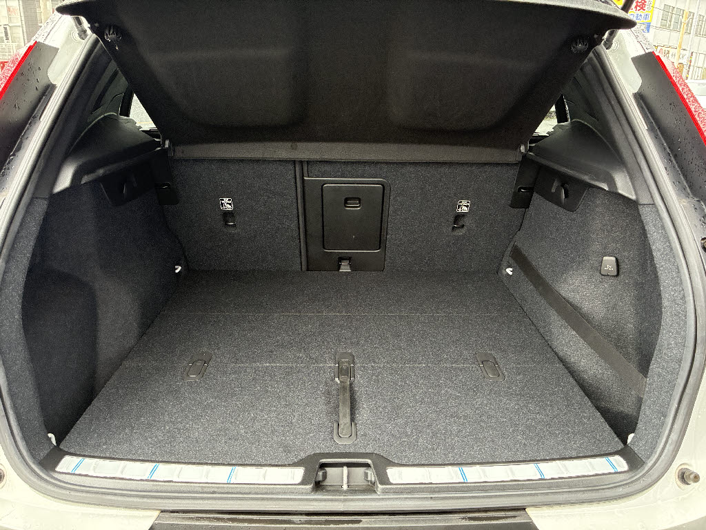 ボルボ ボルボ ＸＣ４０ Ｔ４　Ｒデザイン