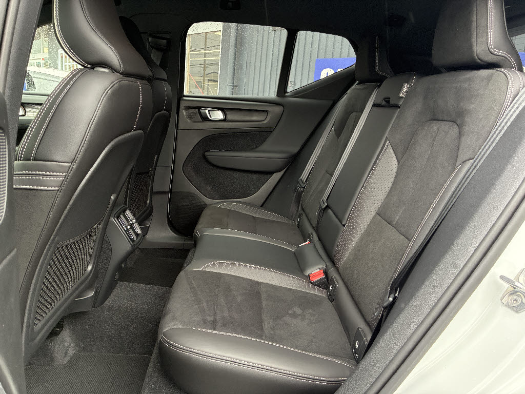 ボルボ ボルボ ＸＣ４０ Ｔ４　Ｒデザイン
