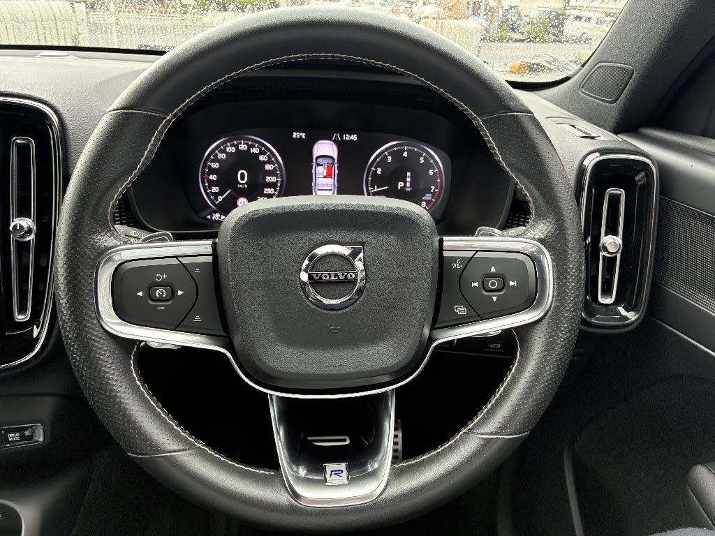 ボルボ ボルボ ＸＣ４０ Ｔ４　Ｒデザイン