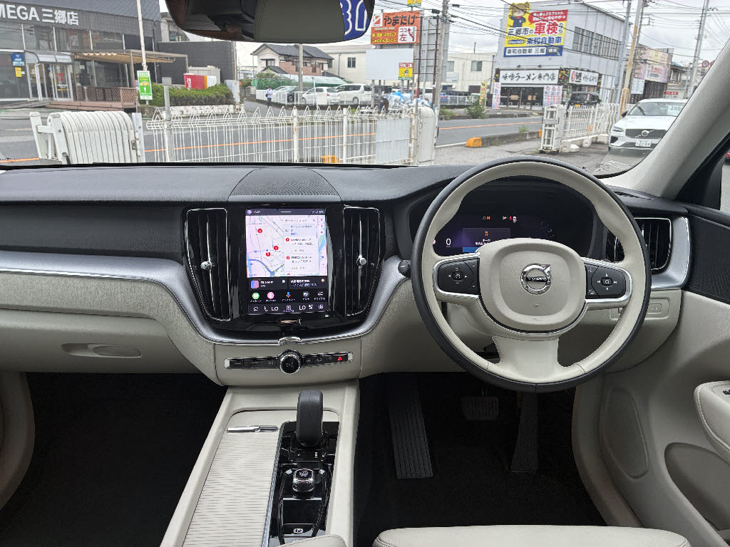 ボルボ ボルボ ＸＣ６０ B5 AWD ﾓｰﾒﾝﾀﾑ