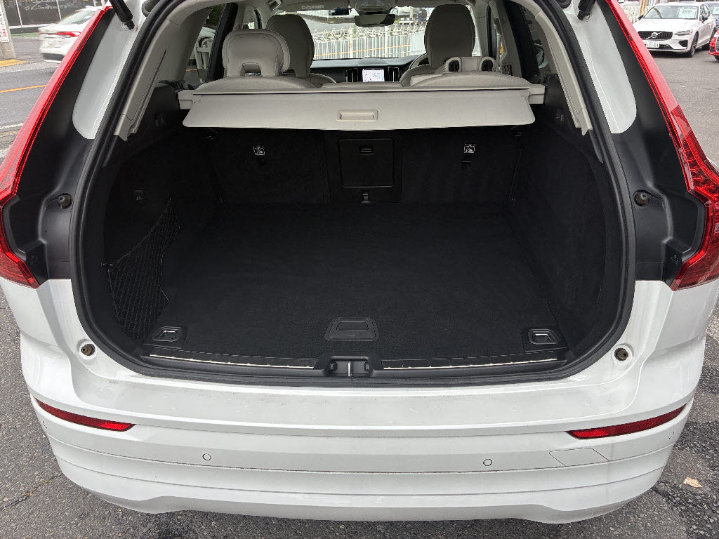 ボルボ ボルボ ＸＣ６０ B5 AWD ﾓｰﾒﾝﾀﾑ