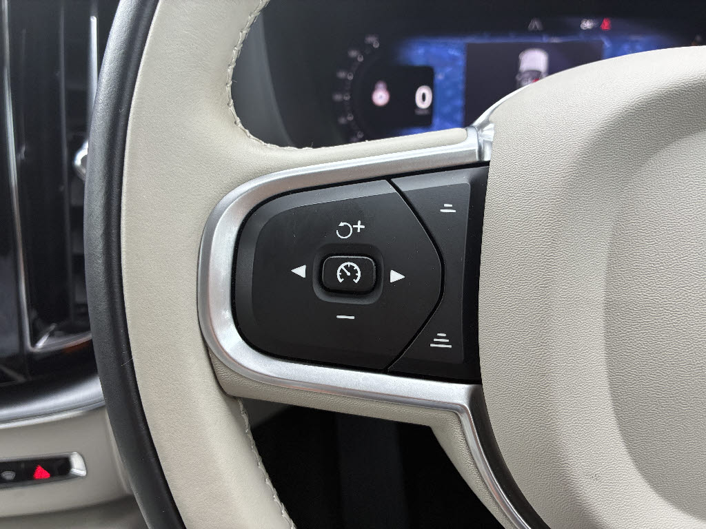 ボルボ ボルボ ＸＣ６０ B5 AWD ﾓｰﾒﾝﾀﾑ