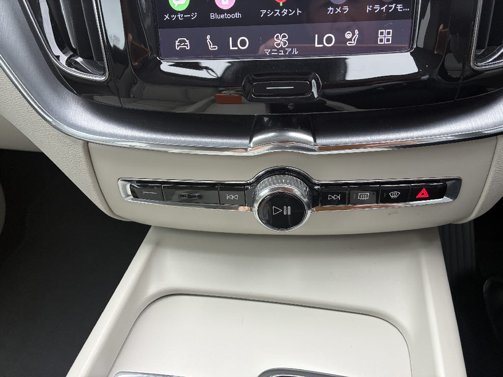 ボルボ ボルボ ＸＣ６０ B5 AWD ﾓｰﾒﾝﾀﾑ
