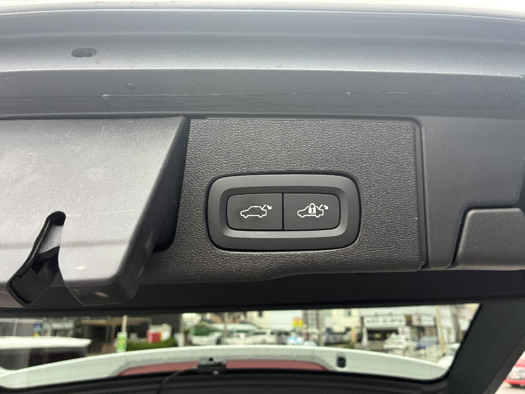 ボルボ ボルボ ＸＣ６０ B5 AWD ﾓｰﾒﾝﾀﾑ