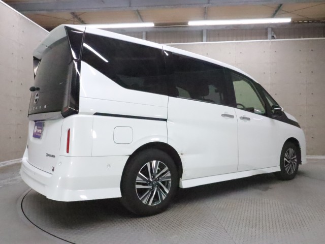 ニッサン セレナＨＶ ｅパワー　ハイウェイスターＶ