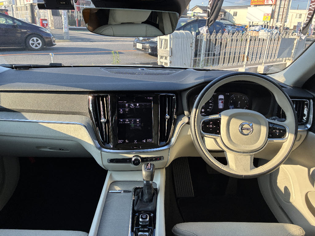ボルボ ボルボ Ｖ６０ T5インスクリプション
