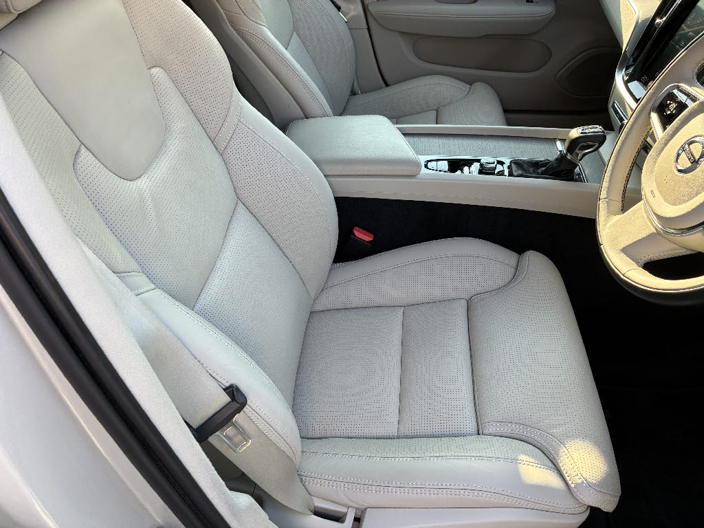 ボルボ ボルボ Ｖ６０ T5インスクリプション