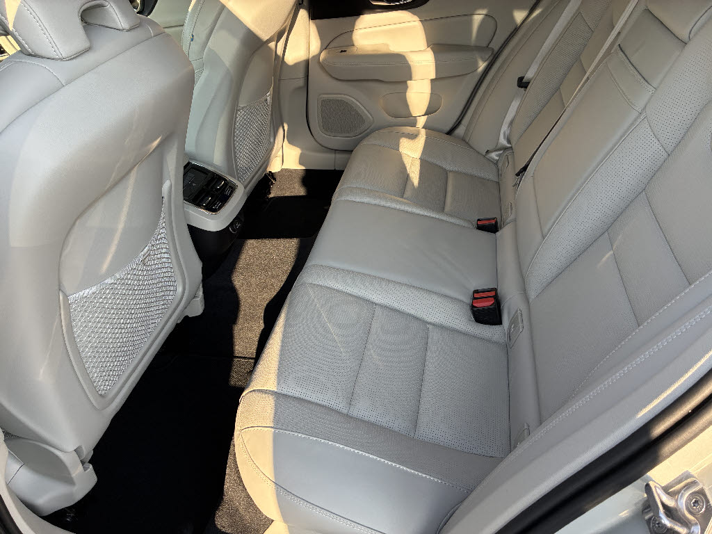 ボルボ ボルボ Ｖ６０ T5インスクリプション
