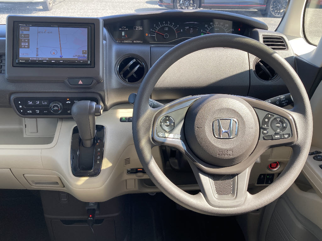 ホンダ Ｎ　ＢＯＸ Gﾎﾝﾀﾞｾﾝｼﾝｸﾞ 4WD