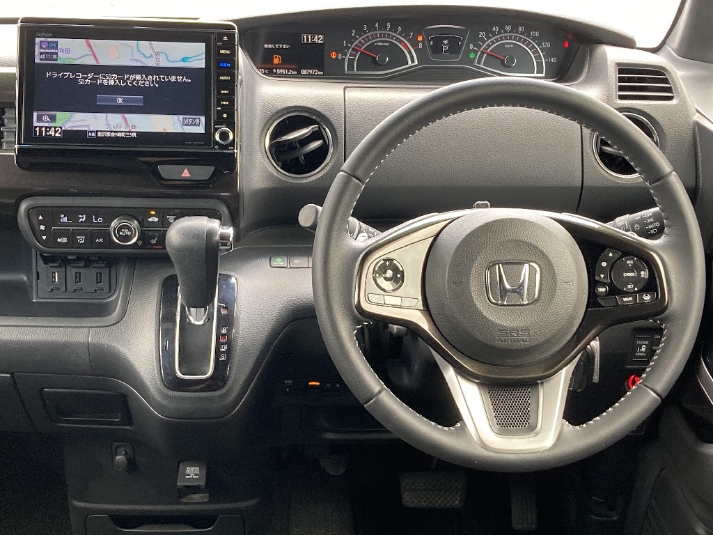 ホンダ Ｎ　ＢＯＸカスタム G・Lﾀｰﾎﾞﾎﾝﾀﾞｾﾝｼﾝｸﾞ 4WD