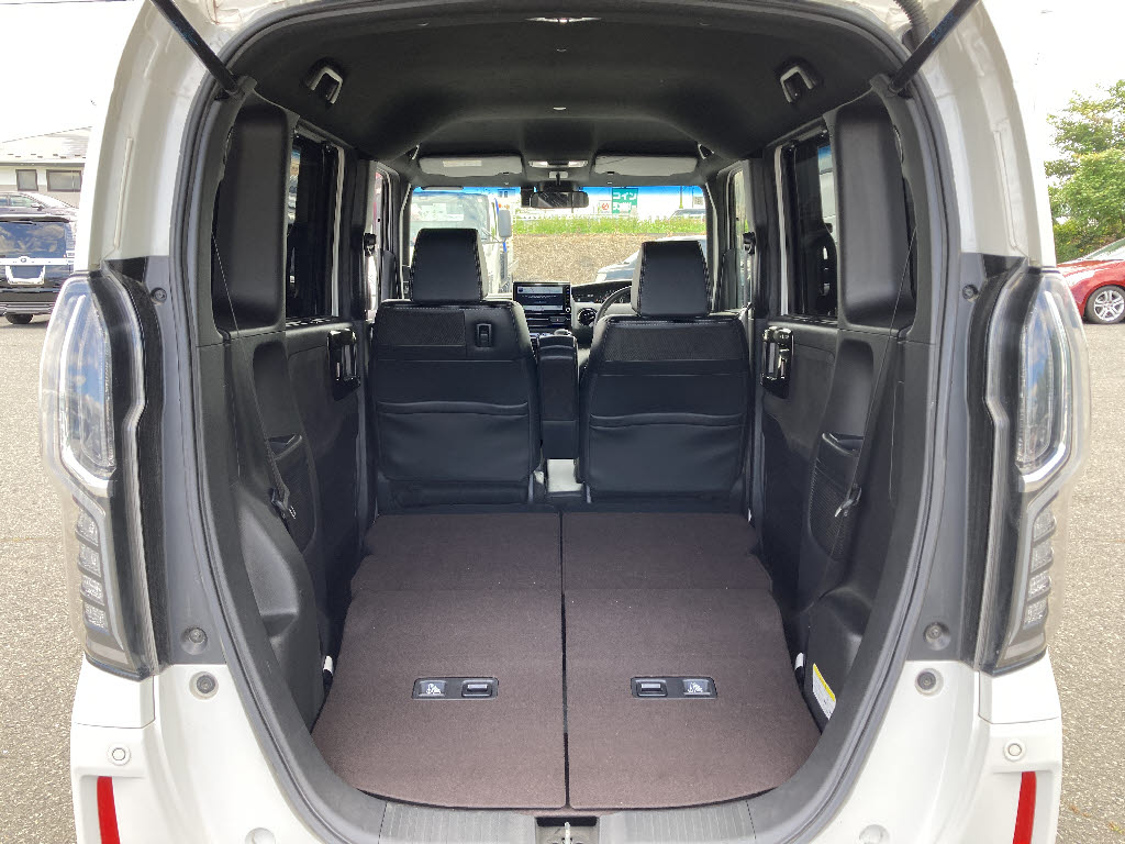 ホンダ Ｎ　ＢＯＸカスタム G・Lﾀｰﾎﾞﾎﾝﾀﾞｾﾝｼﾝｸﾞ 4WD
