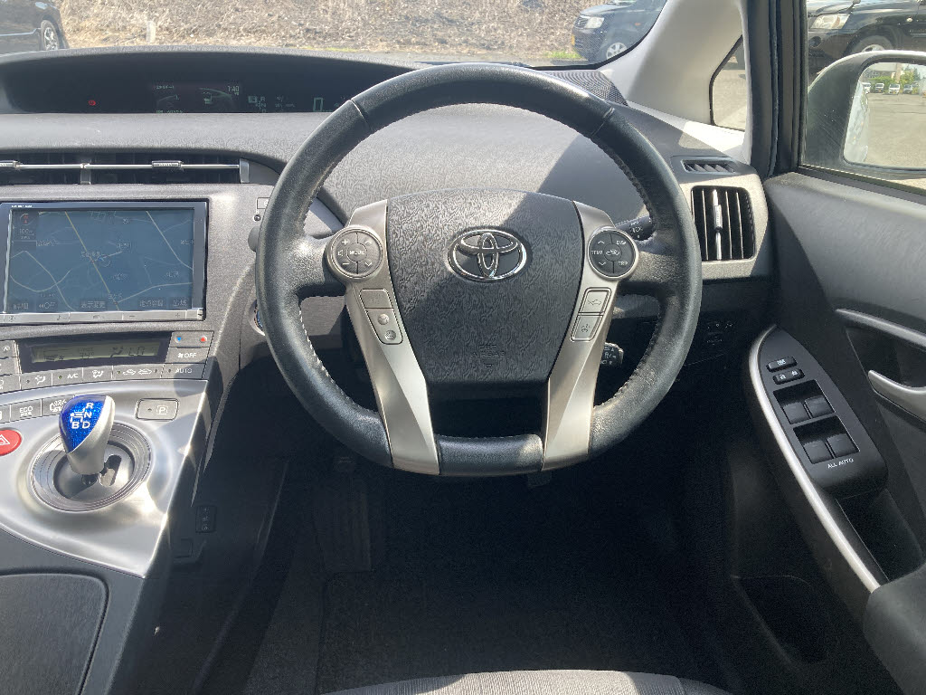 トヨタ プリウス PHV G