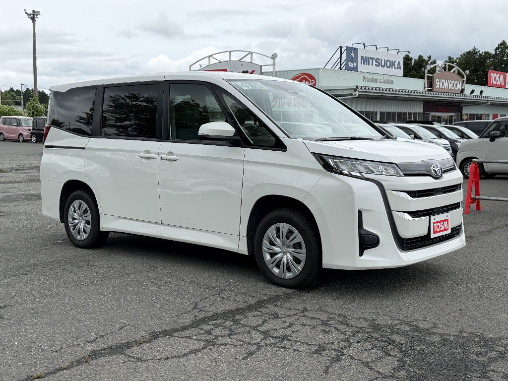 トヨタ ノア X 4WD